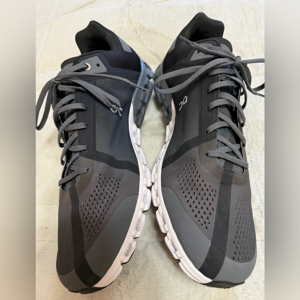 NEW! $160 On Running Cloudflow Athletic Sneakers Shoes Black Gray White 14 - Picture 4 of 9